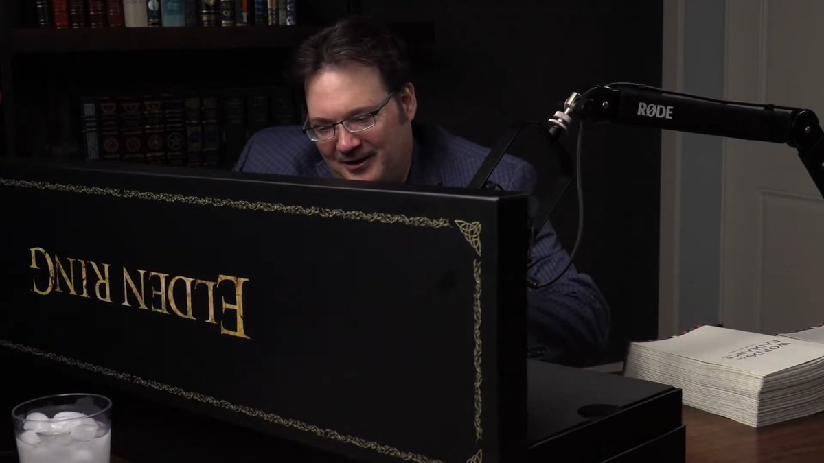 EldenRingUpdate's tweet photo. Brandon Sanderson, fantasy author famous for the Mistborn series, revealed in a recent livestream that Elden Ring's publisher Bandai Namco have contacted him for a possible collaboration on a future FromSoftware project. https://t.co/B5J8vOUvmN