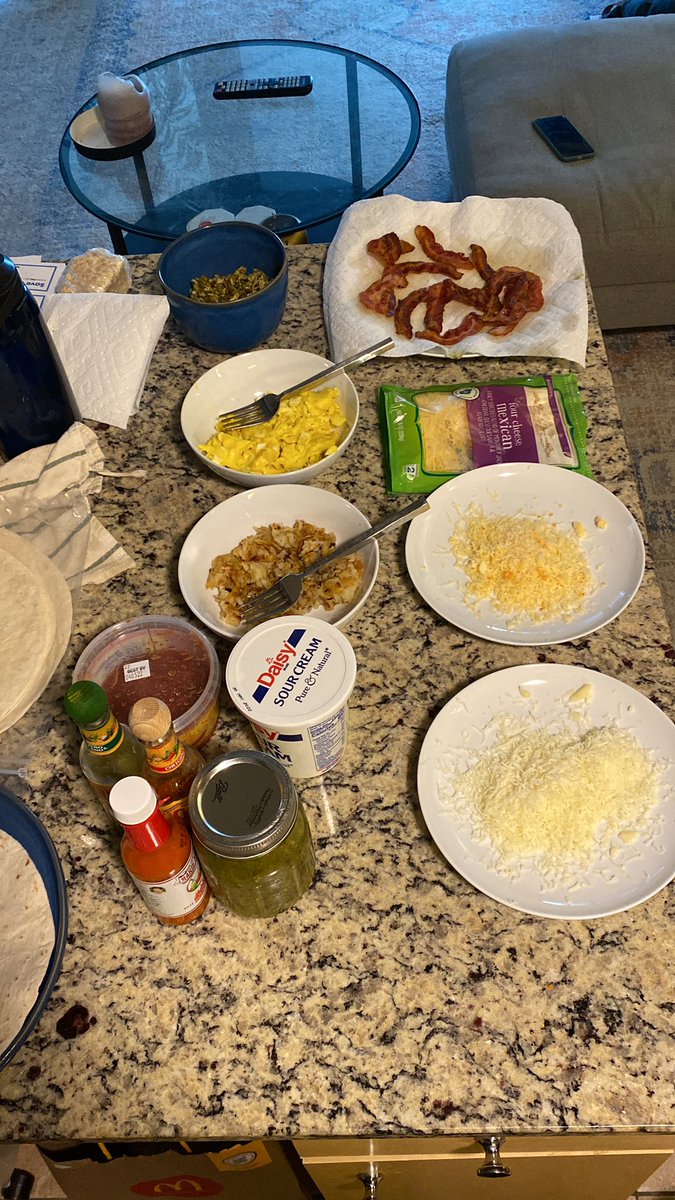 FtblNeth's tweet photo. Breakfast burrito brunch https://t.co/ROEx9rNWKX