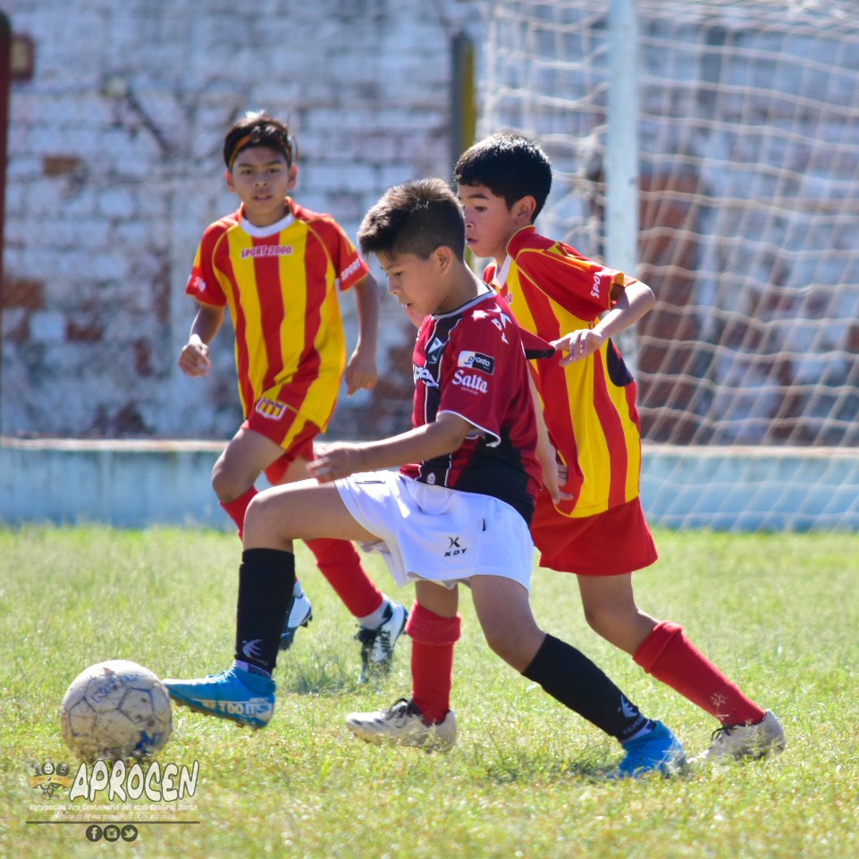 aprocen's tweet photo. #Inferiores ⚽ | 9° División 
⏰ Final del partido.
⚽️ #Mitre 1 - #CentralNorte 3
☑️  Goles: Maximiliano Orellana x2 y Agustín Lozano 

#VamosLosPibes ⚫️⚪️ https://t.co/75M4ySu45e