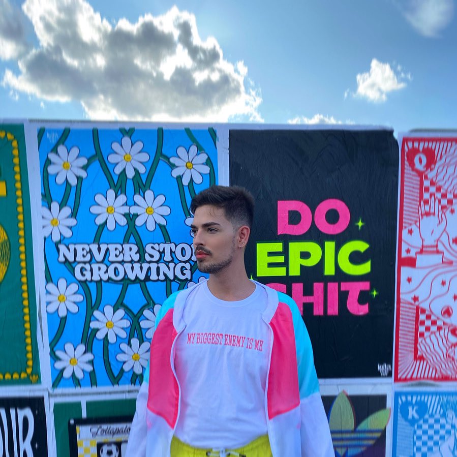 SeemsToCare's tweet photo. Tรด tรฃo apaixonadinho por essas fotos com esse look do lolla e tambรฉm pelas memรณrias desse dia que foi o mais incrรญvel!!! Eu ainda estou sonhando! ๐ญ๐
DO EPIC SH*T!!! โจ
#Lollapalooza2022 #LollaBR #MileyCyrus #domythang #bangerz #interlagos https://t.co/Ndu5Ocbech
