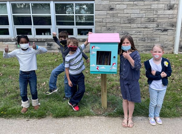 LtlFreeLibrary's tweet photo. Happy #InternationalChildrensBookDay! We recently partnered with @Kiwanis International to help increase book access for kids worldwide. Learn more: https://t.co/v6mvBaZm42 https://t.co/AN47lcNL7H