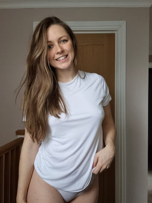 Watch Becky 💕's leaked NSFW photo on TwXstars