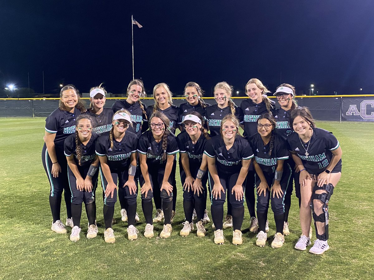 BrenhamSB's tweet photo. They came ready to compete! Big district win, 9-6, in 8 innings over A&amp;M Consolidated! #trustingeachother #proudsmiles #embracingroles #stayfocused #bewhereyourfeetare https://t.co/nvIGxioV2X