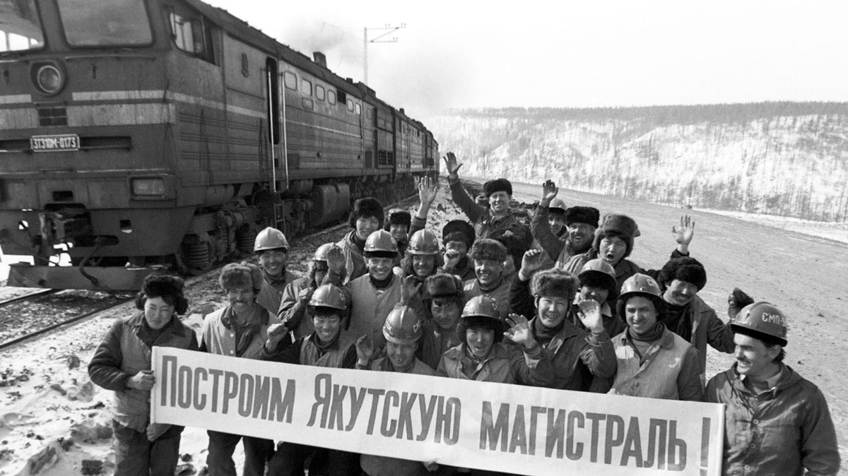 OvertonWin's tweet photo. Советский Союз был страной, где не было разделений на  национальности. Где были огромные стройки и люди с горящими глазами и пылающими сердцами. Где мечты людей были не о богатстве, а о счастье всех народов населяющих нашу великую многонациональную Родину СССР. И мы там жили... https://t.co/TXl0TneMg4