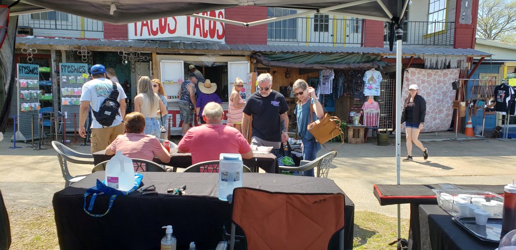 bbq_epic's tweet photo. Beautiful Saturday at First Monday! Sold out early! https://t.co/R7EbCGUzEy