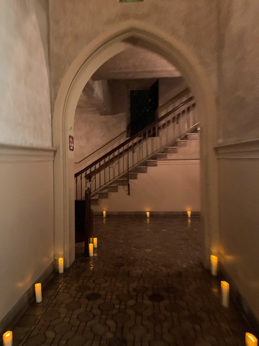 Found myself at a cathedral enjoying a candlelight orchestra this week 🌷

How gorgeous is this?