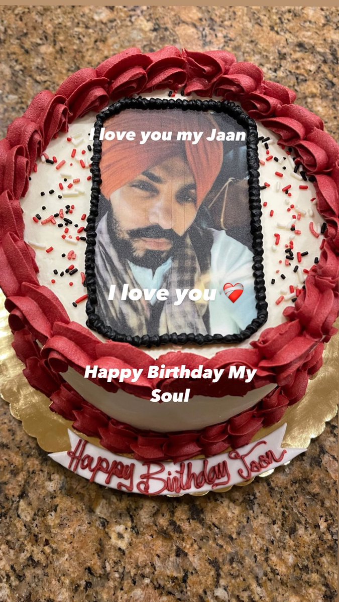 thisisreenarai's tweet photo. My love ♥️ #HappybirthdayMyheart https://t.co/4E76fks0MX