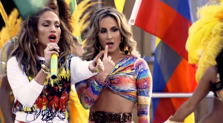acervoisecl's tweet photo. [VOCÊ SABIA?] Com "We Are One", Claudia Leitte foi a primeira cantora brasileira, da última década, a debutar na HOT 100 da Billboard, chegando na posição #59.  #ClaudiaLeitte #CL https://t.co/RtX6vFVIir