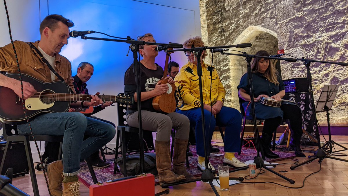 sezifilms's tweet photo. the glorious @chatbatband playing @ght_soton as part of #southamptonplayingforukraine https://t.co/huov6OcoN7