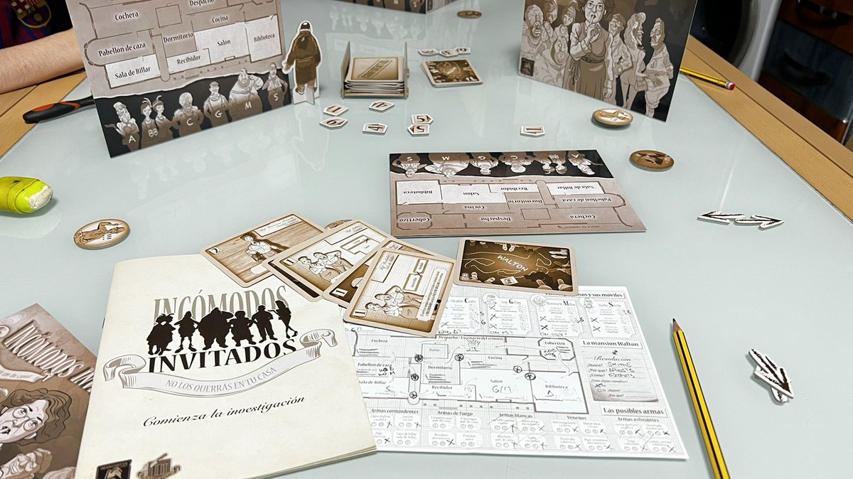 mmotuiter's tweet photo. Partida muy chula al #incomodosinvitados #juegosdemesa https://t.co/9bW2uJBQrS