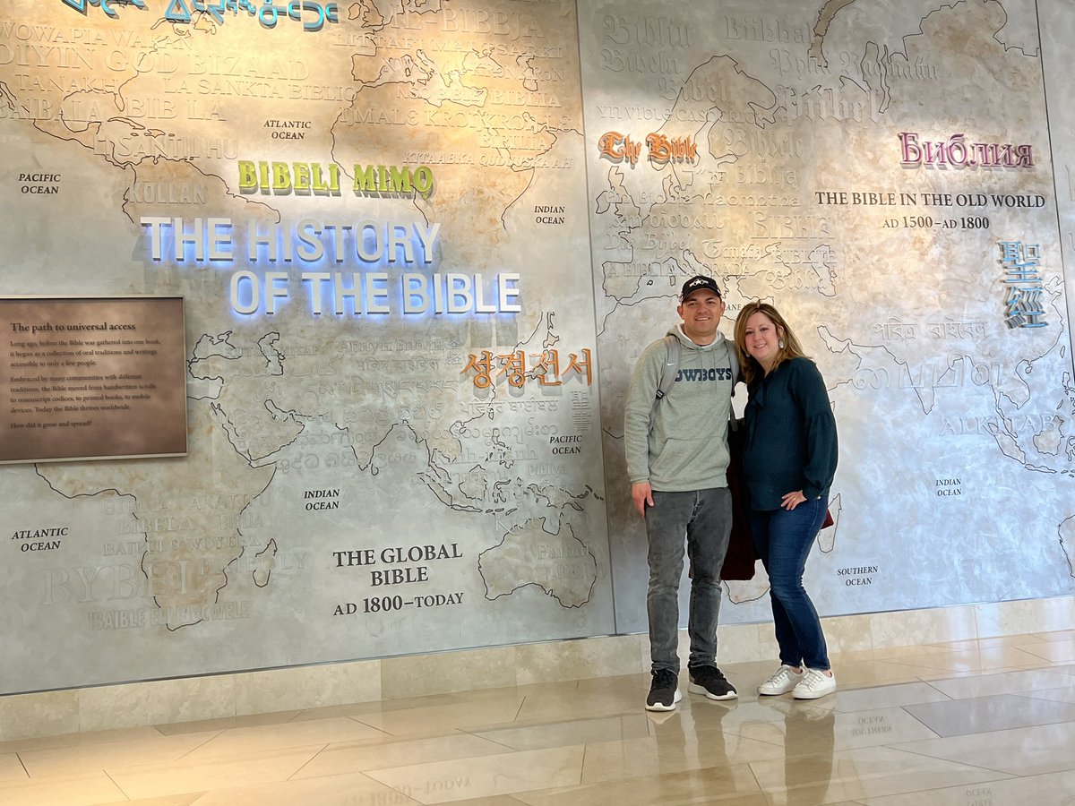 DannyDiaz100's tweet photo. Museo de la Biblia. Washington DC! #washington #bible #biblia #museo @museumofBible https://t.co/wrg5KsDrRZ
