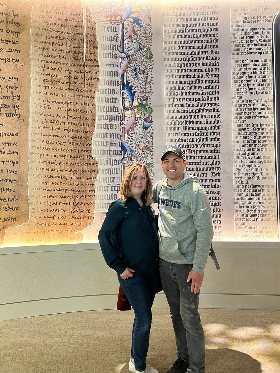 DannyDiaz100's tweet photo. Museo de la Biblia. Washington DC! #washington #bible #biblia #museo @museumofBible https://t.co/wrg5KsDrRZ