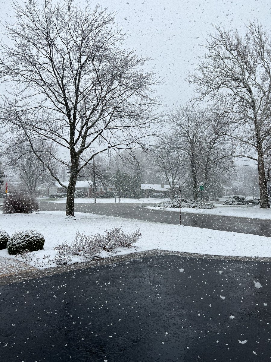 dbrennerGIMD's tweet photo. Does anyone have a job opening in a warm climate? #aprilinchicago #notaprilfools https://t.co/rL2mfbTvxk