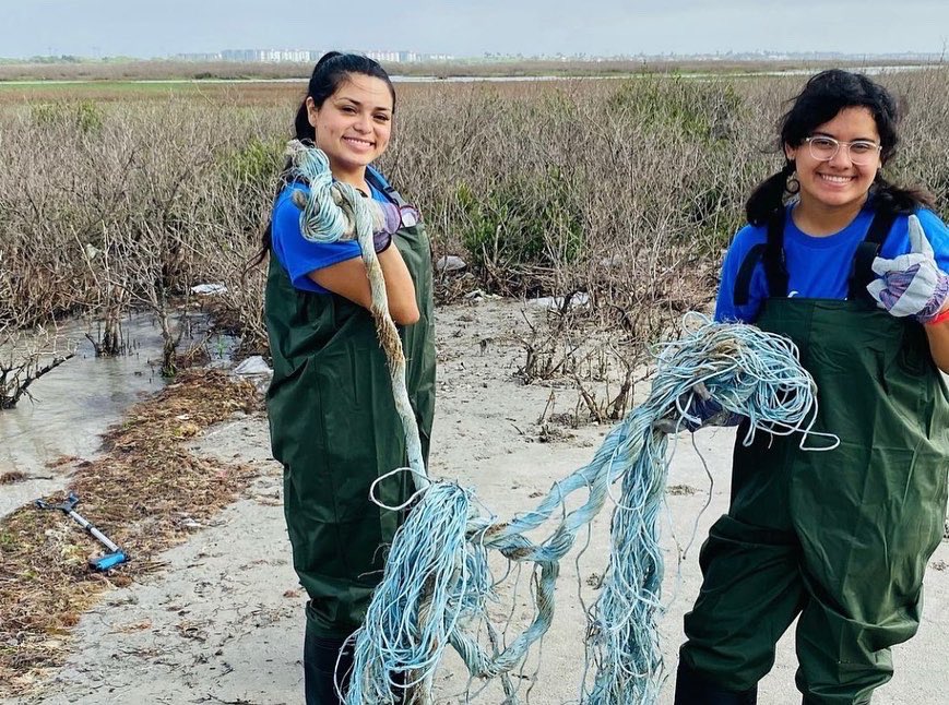 SEAStamucc's tweet photo. Islander students had a great day today making their #islanderimpact at the annual Big Event hosted by @tamuccsvc. Great day giving back to our community! #tamucc https://t.co/hM3uPwTIOZ