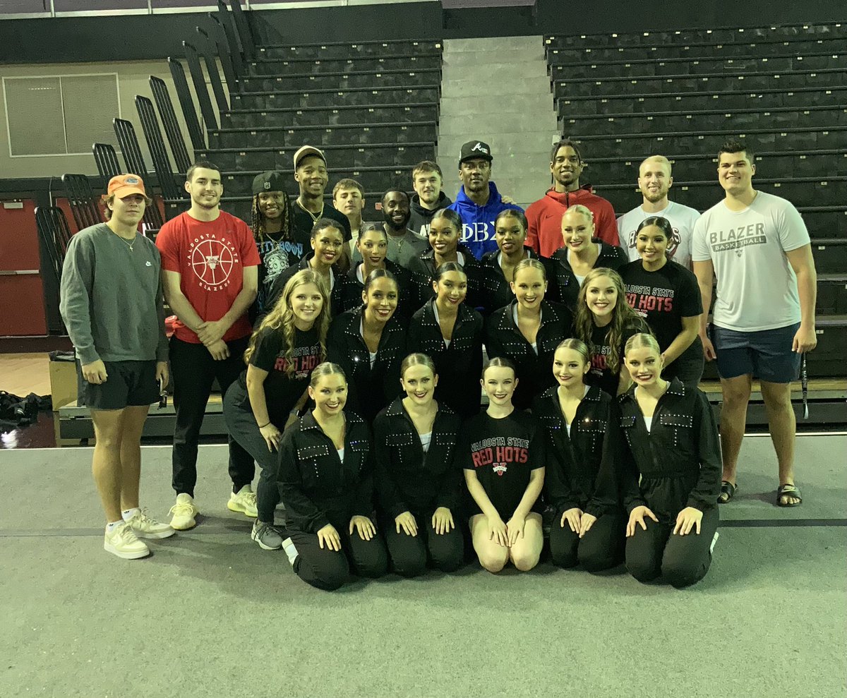 VState_MBB's tweet photo. Our guys came out to support @VSUcheerleading and @VSURedHots as they showcased their nationals routines!! Good luck next week in Daytona!! #BlazersSupportingBlazers https://t.co/ZOhYgPSDc6