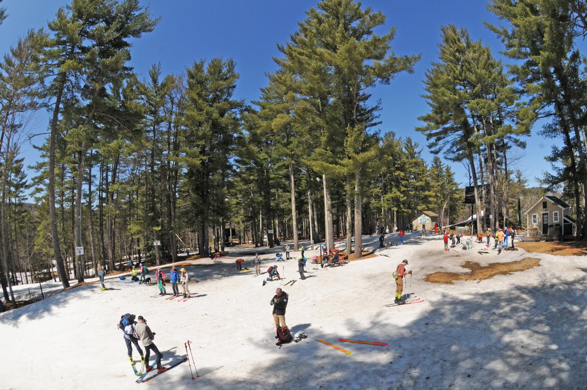 KingPineSkiArea's tweet photo. Nothing but good vibes today at the Granite Backcountry Alliance Wild Corn Shindig! #wildcorn #weekendvibes #backcountry #humanpower #skikind https://t.co/Zzz8VwCIyh