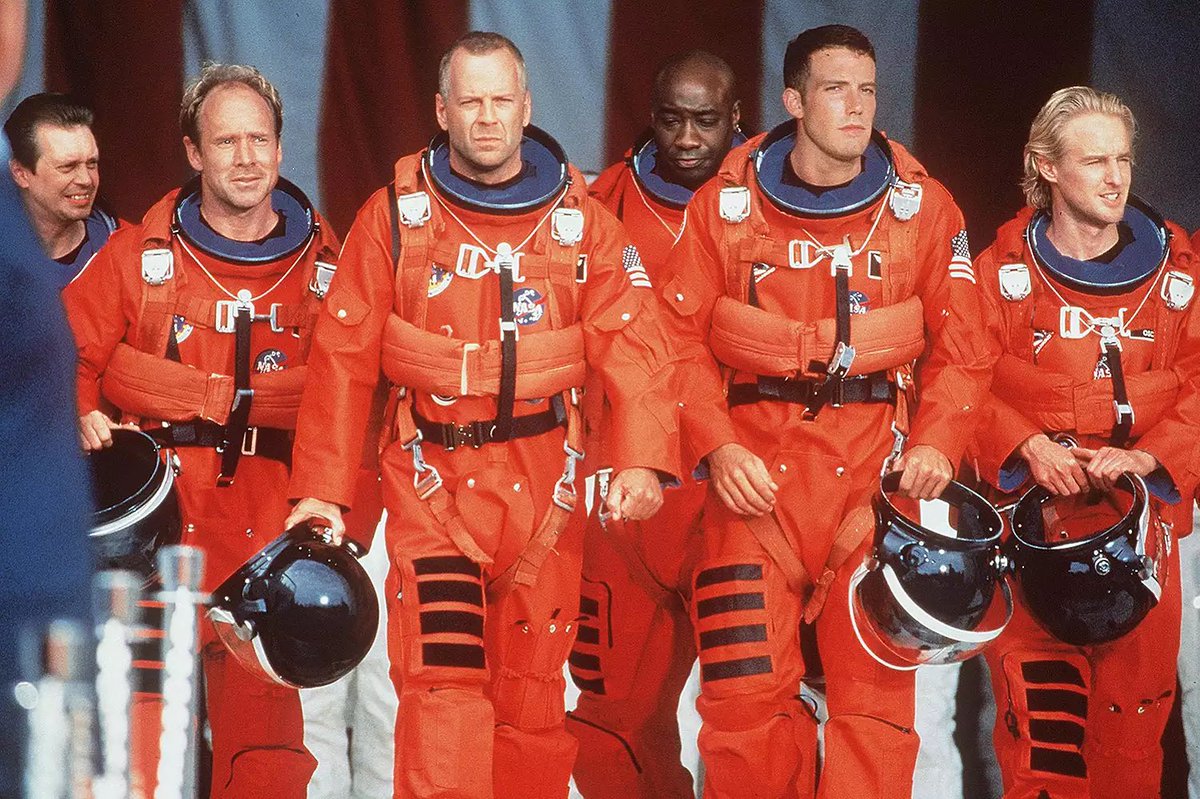 RealmReviews's tweet photo. Happy retirement Bruce Willis #actionhero #diehard #PulpFiction #Hollywood https://t.co/8c289c63iN