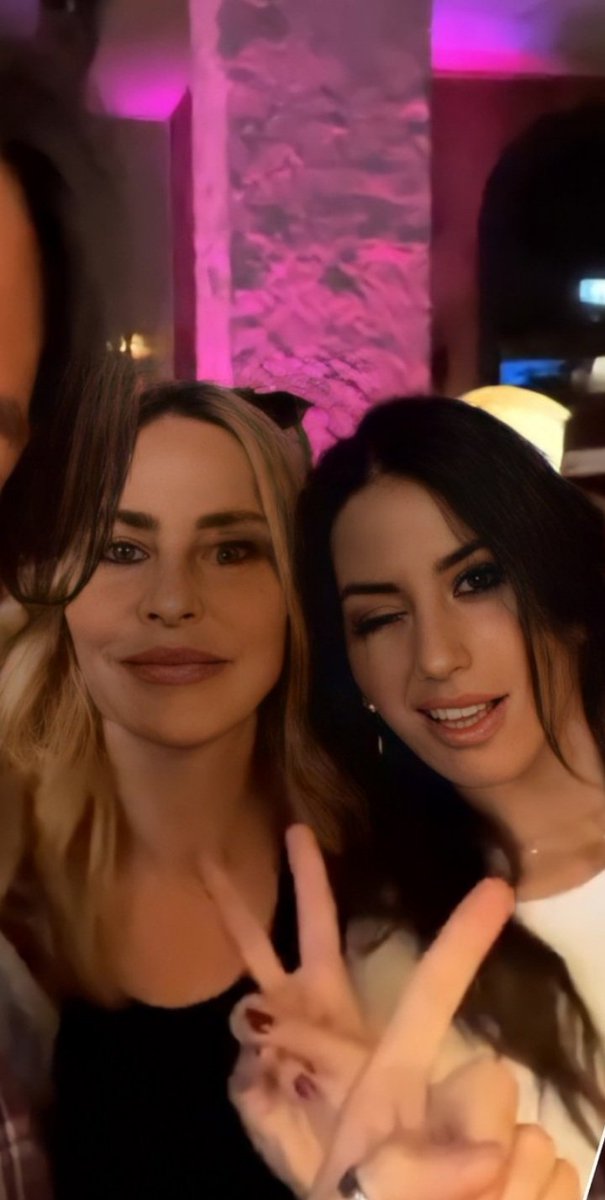 pazzodieligreg's tweet photo. Scusa se ti ho tagliato Fra ti voglio bene ma io loro due insieme li aspettavo dalla fine del Gf🤩
#eligreg #orlandera #gregorando https://t.co/OJgrGyIKfB