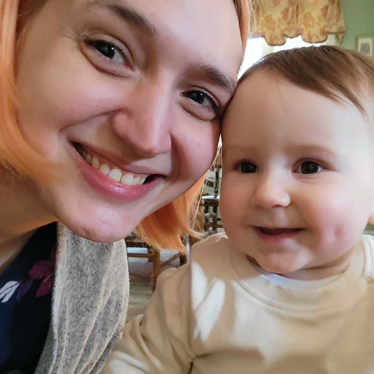 lonelylilacs's tweet photo. #aunting https://t.co/ZWpgzjROal