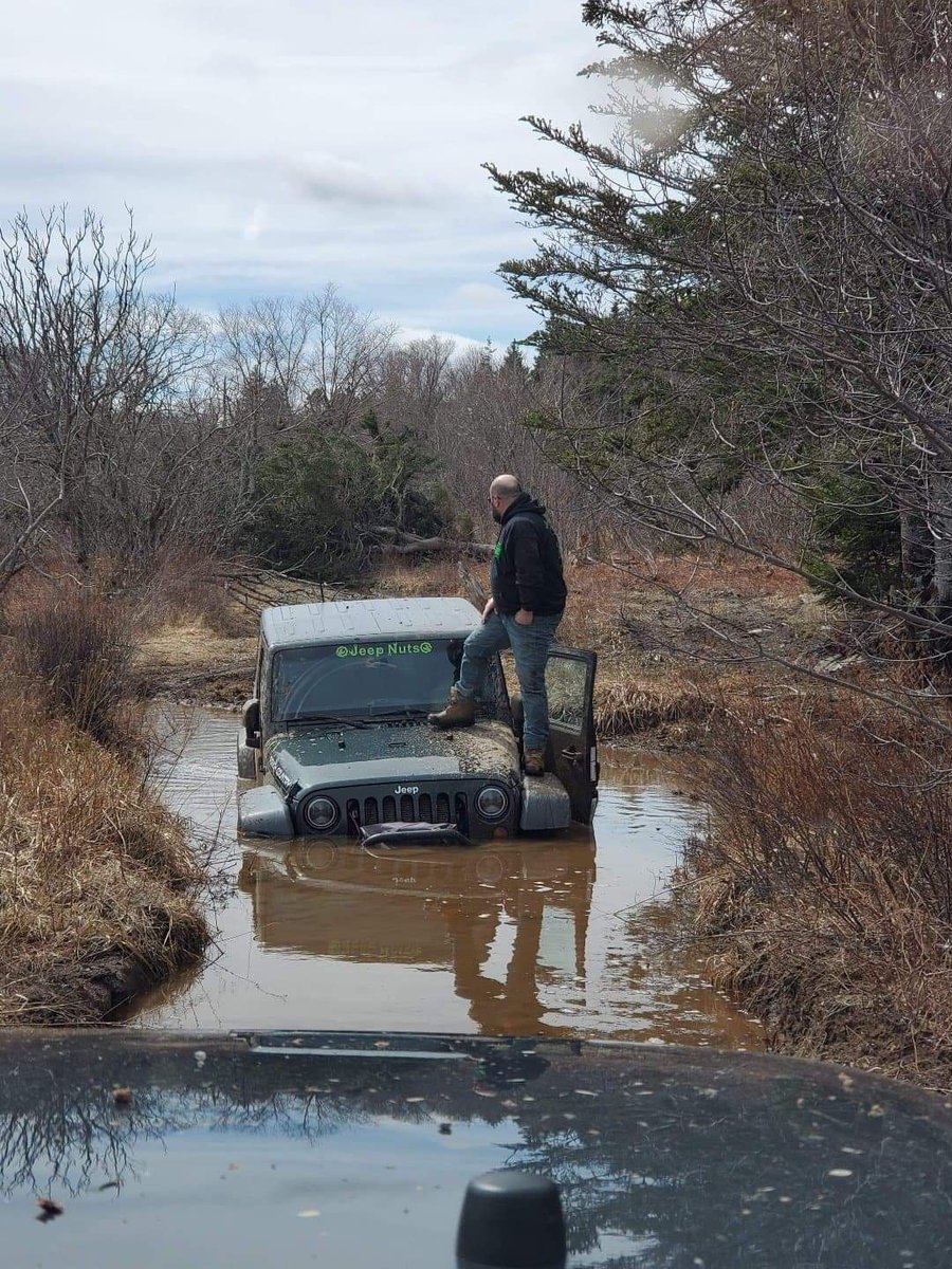 NutsJeep's tweet photo. Hold my beer moments!
#jeepnuts #nutssticktogether #pulledoutbythenuts https://t.co/IJZjRrwlEu