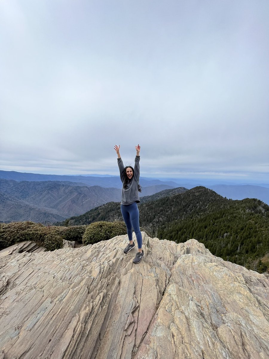 mtzandreeea's tweet photo. Getting in shape for residency #pedsmatch22 @LatinasInMed @FuturePedsRes https://t.co/zoJ4vhhSfC