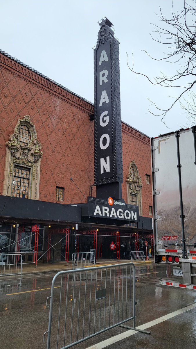 MarqeeMarie's tweet photo. In true Chicago fashion, it's raining at the @AragonBallroom. My hawk is already destroyed, and I haven't even stepped into the venue yet..
I've got a good feeling about this one. 🤘🏻🔪
#TrinityofTerror #TrinityofTerrorTour
#IX #INK #IceNine #IceNineKills #IXPsychos https://t.co/M1aC0Avbhl