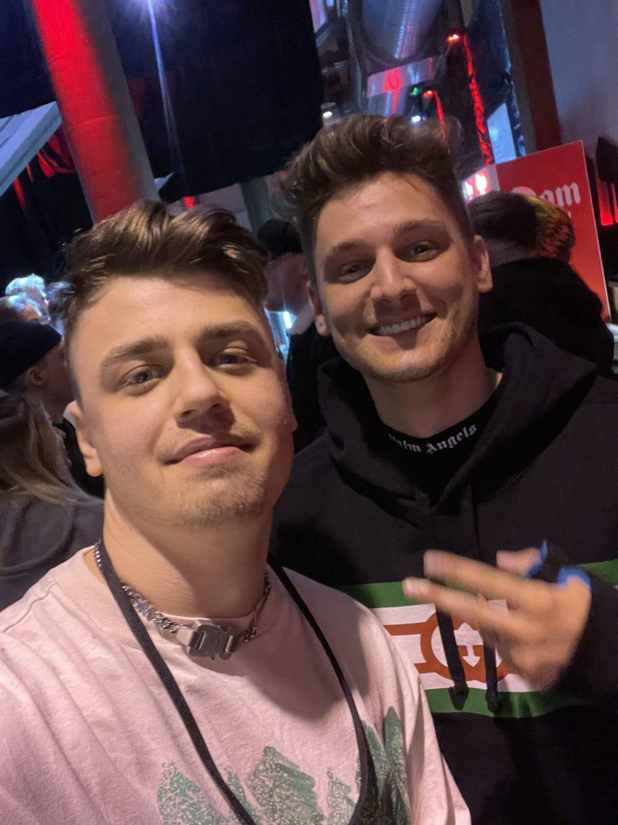 Papaplatte tweet media