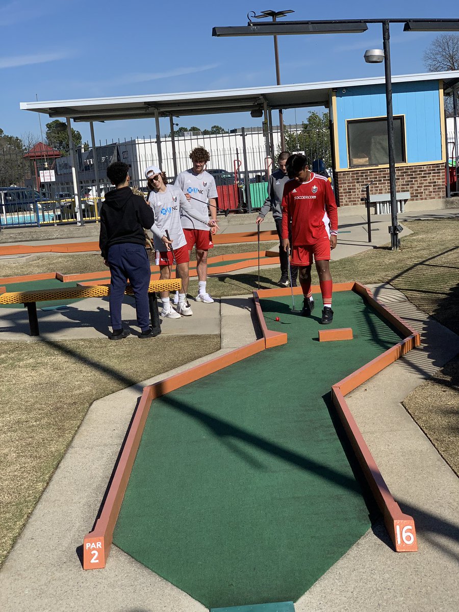 raqi31's tweet photo. Some mini golf after the game https://t.co/L1FXoYNwVa