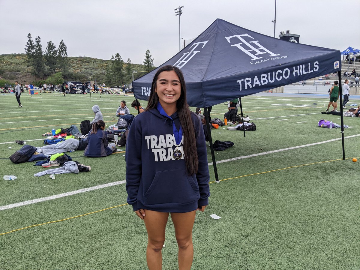 CoachJTAyers's tweet photo. This is Yumi Gan

Yumi likes to PR and is always so THANKFUL for everything 

Yumi is a Sophomore and just ran 47.57 in 300H

Be like Yumi Gan https://t.co/1h0fFODZiF