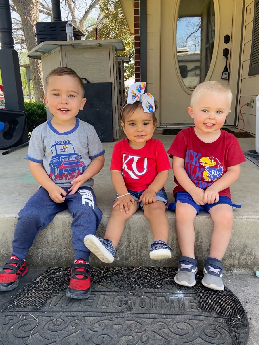 Having difficulties deciding who to pull for today so the grands thought they would try to help out