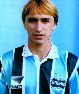 LippertJeferson's tweet photo. @SoccerGremio Esse era difícil pegar na corrida... https://t.co/Xcvo73cSXS