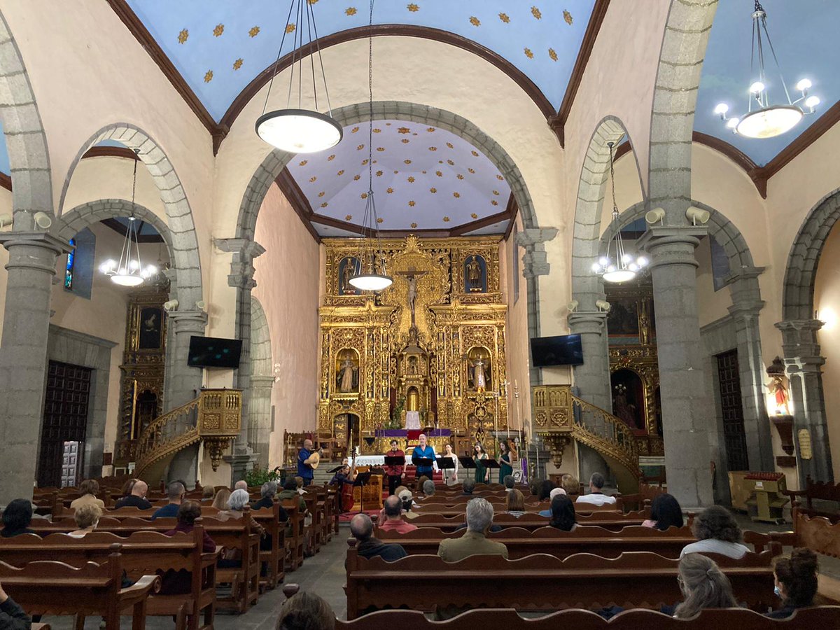 DeReligiosa's tweet photo. 👏🤝 Tras el nuevo éxito de @BandodeSurunyo llegamos al tiempo de descuento por este año del festival De Música Religiosa de Canarias. 

🎟No faltes este domingo a a las 12. Iglesia de Las Nieves, Teror.   Pincha en el enlace y saca tu entrada gratuita. https://t.co/kleWG1NI7i https://t.co/QDsVzDJlN9