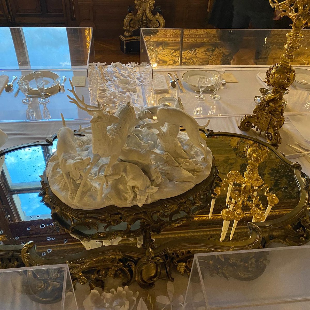 manomartin's tweet photo. Une petite parenthèse au @CdeChantilly pour la soirée des mécènes avec une présentation des actions 2021 et des projets 2022 … un lieu magique soutenu par la @hautsdefrance ! 
#sudoise #chantilly #proximite #terrain https://t.co/Uwlc0A6UZS