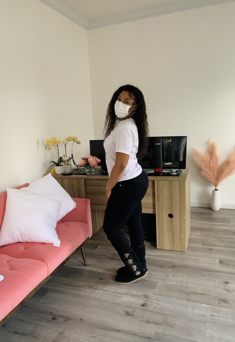 MzCeCe2gritty's tweet photo. Decorating can be kind of stressful. Or maybe I just suck at making final choicesπ₯΄π§π½ββοΈ #SameOffice #NewLookComing https://t.co/bUzLVjaFv4