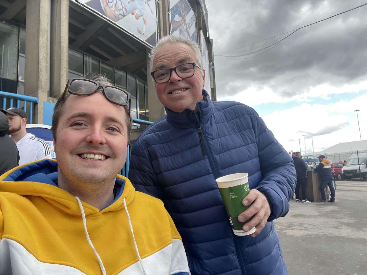 MediaJoshG's tweet photo. Big thanks to @BarclaysFooty and @sported_UK for donating tickets to todays @LUFC game for the Leeds Spiders wheelchair basketball team @LeedsWSC. We all had an amazing day. 

#ALAW #MOT #Leeds #LUFC https://t.co/uMYvCop8vf