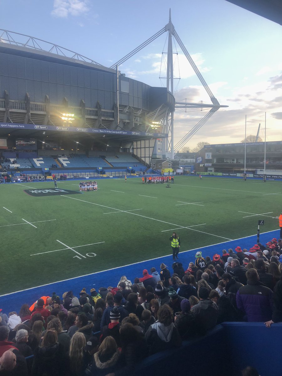 Chloe_pride227's tweet photo. What a game and what a crowd🤩 Being a female player and coach, it’s so amazing to see so many people- 4800 to be exact, come down and watch the women. Female rugby is finally getting the attention it deserves and I’m so excited and passionate about being part of it #TikTokW6N https://t.co/8AuF7Y3oAl