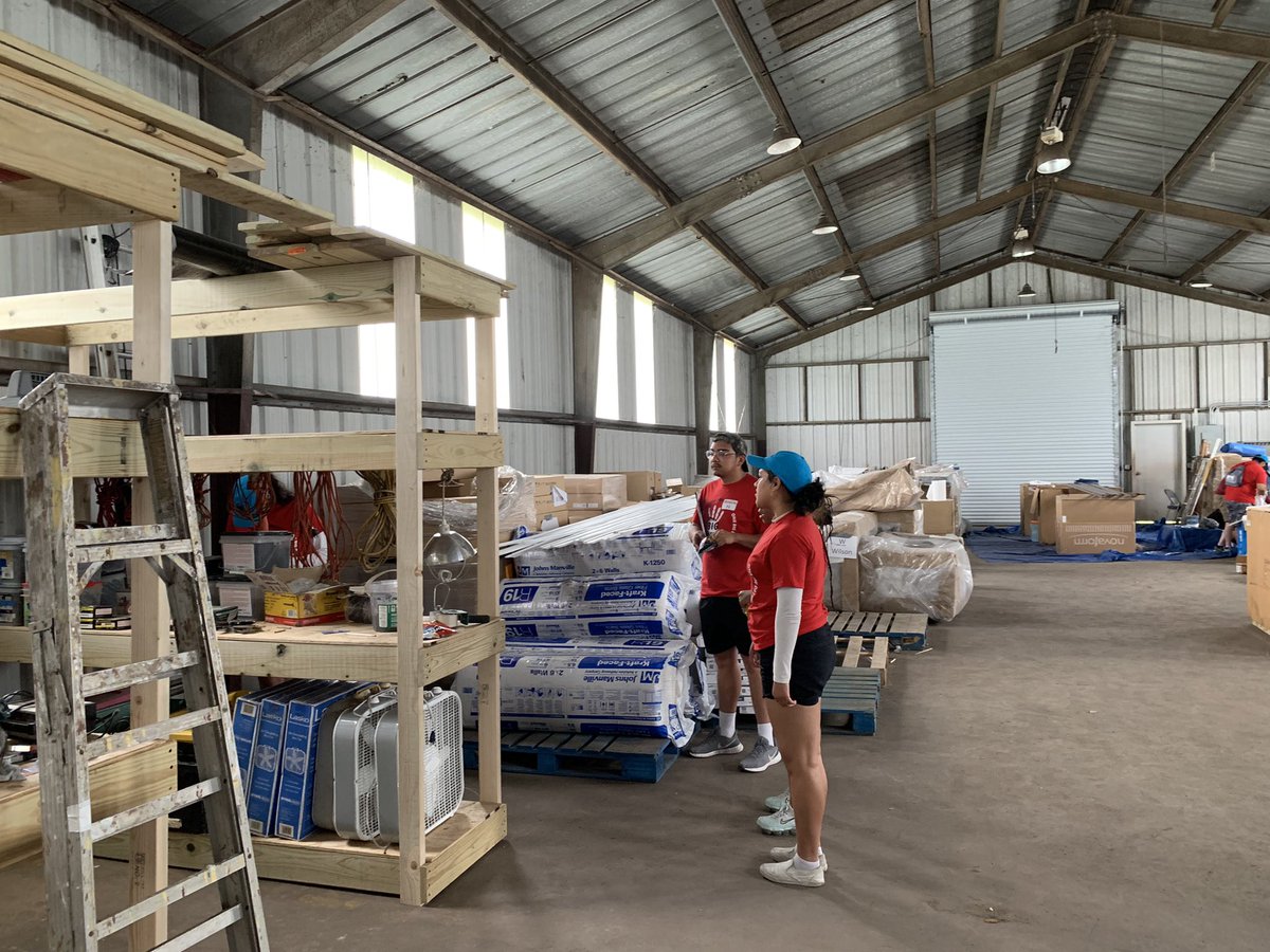 Lamar_Omegas's tweet image. The Brothers of The Upsilon Theta Chapter would like to thank @lu_bigevent for giving us the opportunity to participate in their annual community service events. This year, da bruhz got to organize warehouse items, furniture, industrial tools &amp;amp; building material ‼️#LUBigEvent