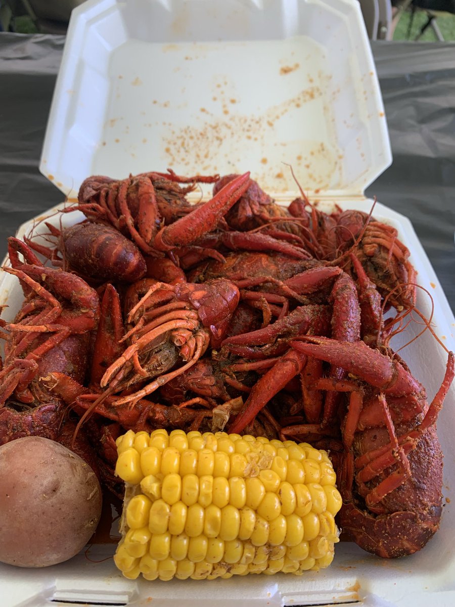 23emmashaw's tweet photo. UH had WolfFest and I got sunny yummy crawfish and a really good funnel cake!! Love supporting other students on campus! Go COOGS #uh  #yummy #foodie #houston #crawfish #funnelcake #delicious https://t.co/AMsXFxhjHM