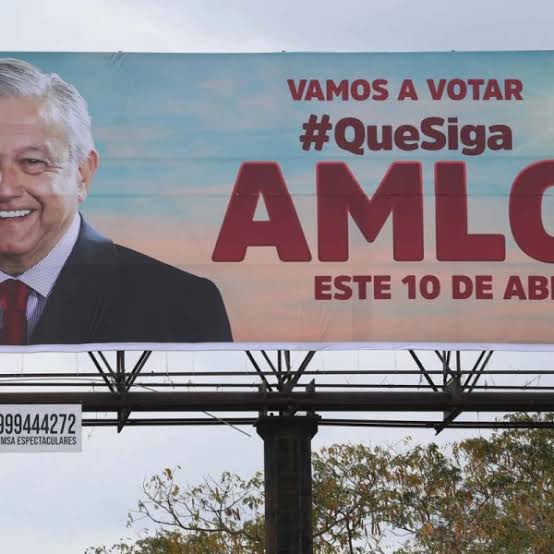anapatam_mx's tweet photo. - Mamá ¿ Que significa ese anuncio? ¿Para qué van a votar?
- imagínate Que tu y tus hermanos hacen una votación para que yo siga siendo su mamá. 
Si todos votan que sí seguiré siendo su mamá. 
Si la mayoría vota que no, igual voy a seguir siendo su mamá pero los voy a castigar … https://t.co/hGkufpddjt