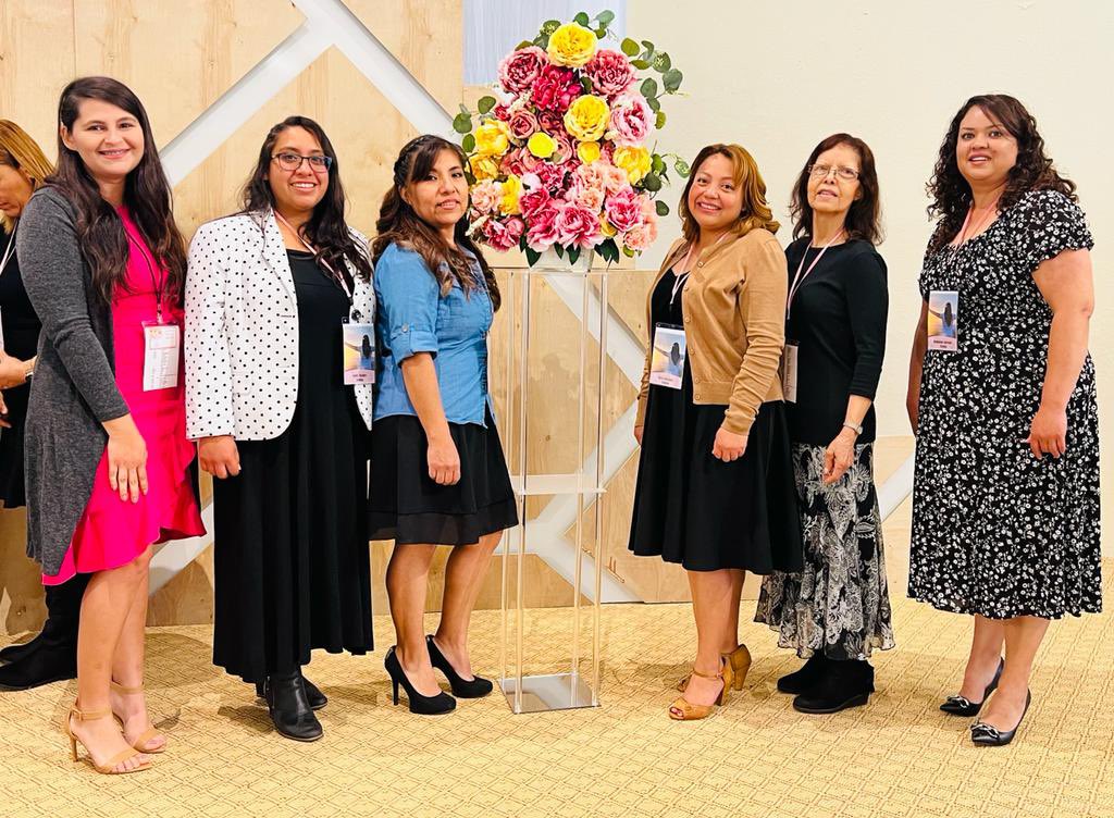 bellyjeff's tweet photo. #Azconference retiro de damas y representantes #distritoNortePhoenix con poder !!! Gracias negrita @belljeffybelie por tu liderazgo!!! 🙌🏼👍🏻🙏🏼 https://t.co/5ciExAbCKY