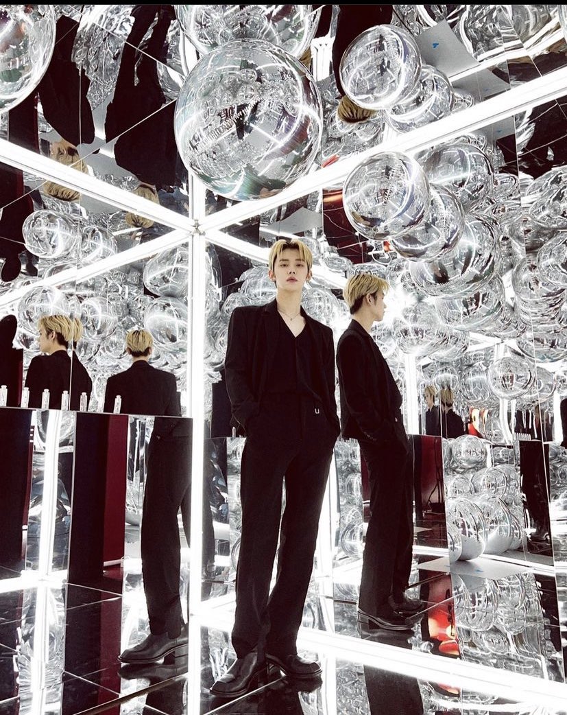 yeonjjurn's tweet photo. As a smokescreen across the shallow, these treaded halls adorn gallows, my life seems in the mirror. https://t.co/g4gzhvU1OX