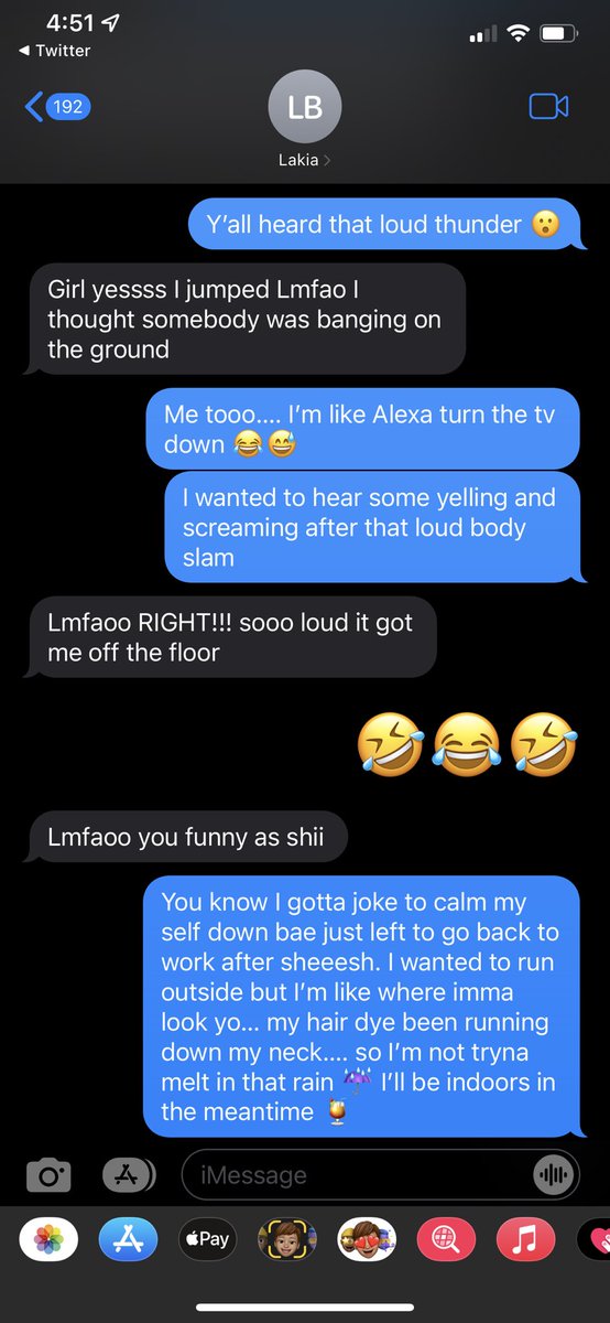 VeeAdams85's tweet photo. This thunderstorm ⛈ got me scared 😳 texting my lil cousin 🤣🤣😂🤣 https://t.co/XtQfANAPt0