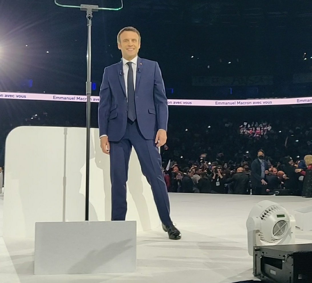 Bai_Achidi's tweet photo. Les #HautsdeSeine mobilisés ce samedi aux côtés de milliers de Françaises et de Français à #ParisDefenseArena pour le meeting du candidat @EmmanuelMacron : vision, projet et ambition pour notre pays ! 💪🇨🇵 #avecvous #5ansdeplus https://t.co/Z2aunKGvJX