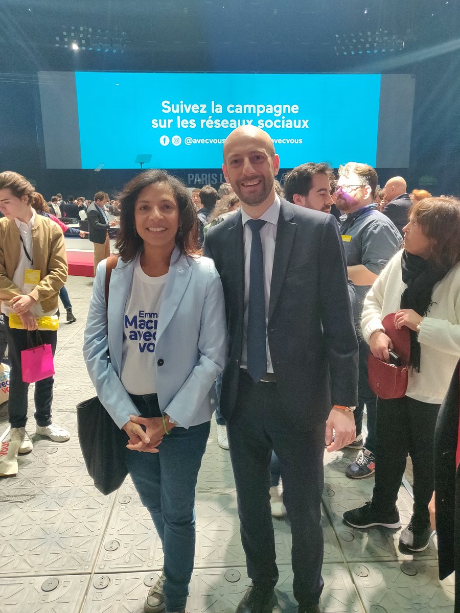 Bai_Achidi's tweet photo. Les #HautsdeSeine mobilisés ce samedi aux côtés de milliers de Françaises et de Français à #ParisDefenseArena pour le meeting du candidat @EmmanuelMacron : vision, projet et ambition pour notre pays ! 💪🇨🇵 #avecvous #5ansdeplus https://t.co/Z2aunKGvJX