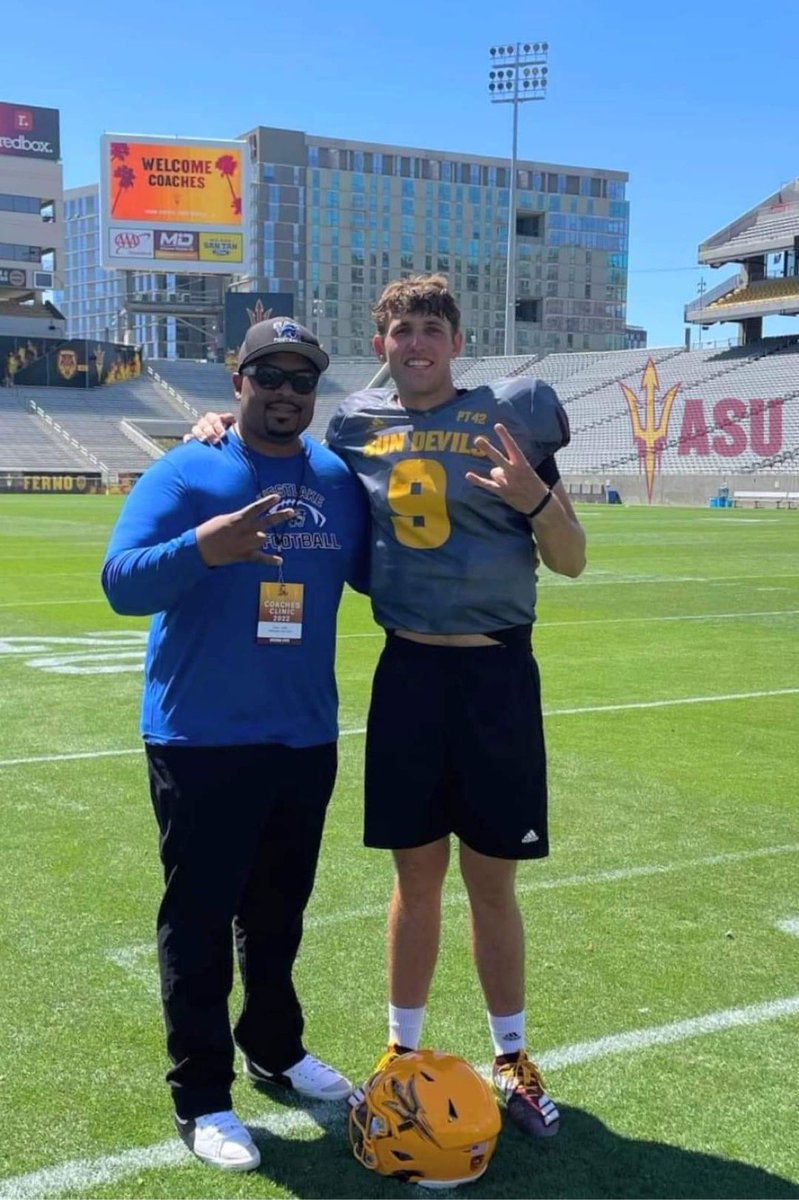 The only devil I will ride with! Loved seeing you <a href="/Paul_Tyson17/">Paul Tyson</a>. Have a great season! #CoachesClinic #WestlakeOnTheWestCoast