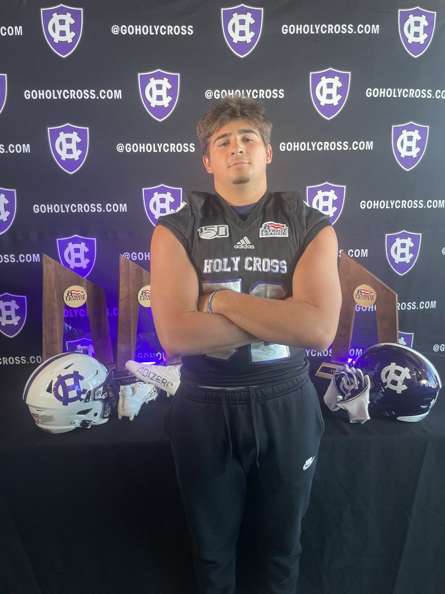 Had a great time at Holy Cross today! Was great to see the intensity of practice! Was also awesome to see former teammate <a href="/jareddyer12/">Jared Dyer</a> Thank you <a href="/coachdc34/">Drew Canan</a> and the rest of the <a href="/HCrossFB/">Holy Cross Football</a> coaching staff! <a href="/Coach_Mehleisen/">Dan Mehleisen</a> @DDykemanXFL <a href="/CoachVaganek/">Brian Vaganek</a> 
<a href="/Coach_Mella/">Bill Mella</a>