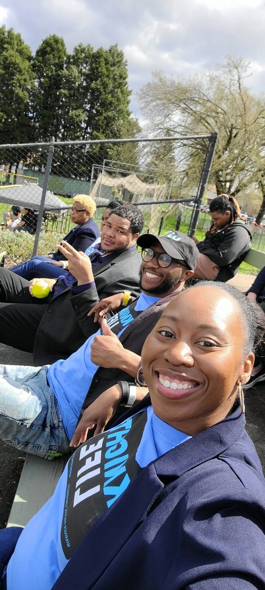 LorenBass's tweet photo. Supporting the Lady Knights at the softball game! #Knights #wpuknights #wpusoftball #previewknights #ladyknights #wpusoftball #warnerpacific #wpu #warnerpacificuniversity https://t.co/lndbZ0VHer
