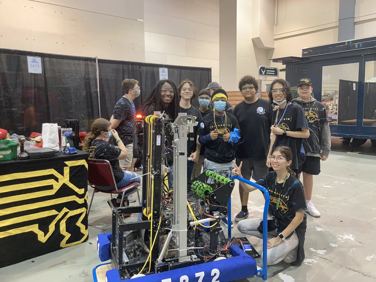 What’s that??? @WHSWiredcats FRC #5872 are in the FINALS @FRCBayou ??? #omgrobots #wiredcatsarethebestcats #wildcatpride @principalarrojo #girlswhocode @browardschools @BrowardSTEM