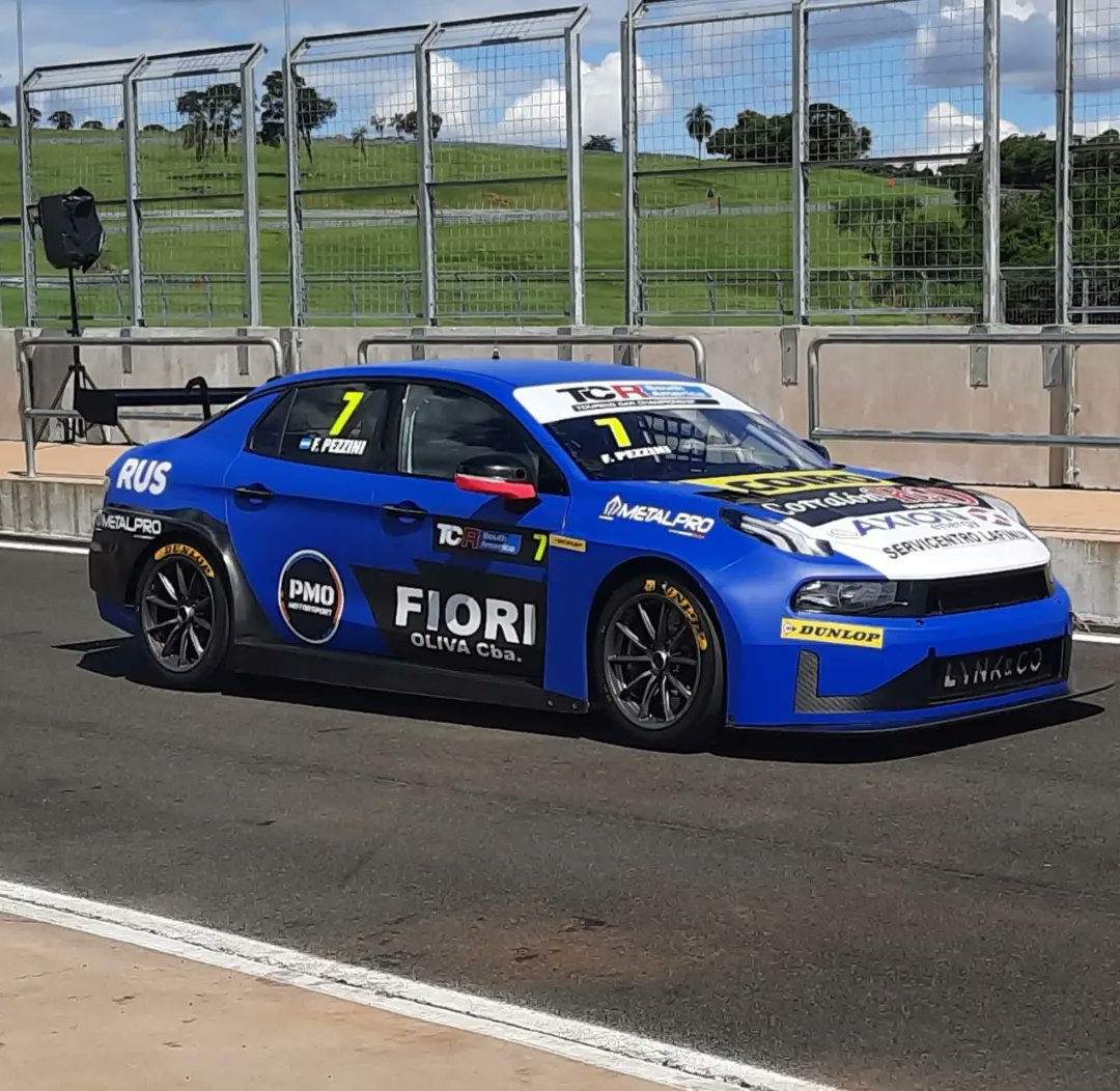 Campeonesnet's tweet photo. Terminó la clasificación de @tcrsouthamerica en #velocitta #Brasil
Pole: #RaphaelReis
Los argentinos: 2do #ColoRosso 4to @FabricioPezzini 6to @manuelsapag 8vo #PabloOtero y 9no #FrancoFarina
Mañana 9-10 y 11-10 las carreras. Segui los detalles con nuestro enviado @pabloculela https://t.co/8SYZGmYO8x
