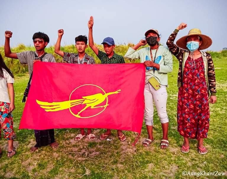 MROSE66943275's tweet photo. #MYANMAR : In #Salingyi township, #Letpadaung taung main strike members and local young activists staged a joint demonstration against the military junta on April 2.
#HelpMyanmarIDPs
#2022Apr3Coup
#WhatsHappeningInMyanmar
#TogetherWithPDF
#NeedWorldMediaAttention https://t.co/bqhUuPNjhb